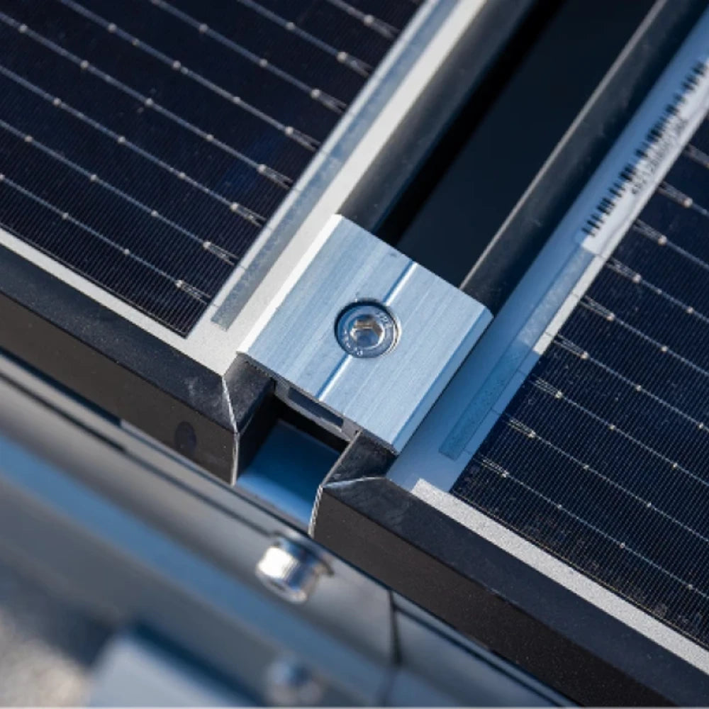 Mountkit FLAT10 köztes leszorító földelőlapkával (50 db)